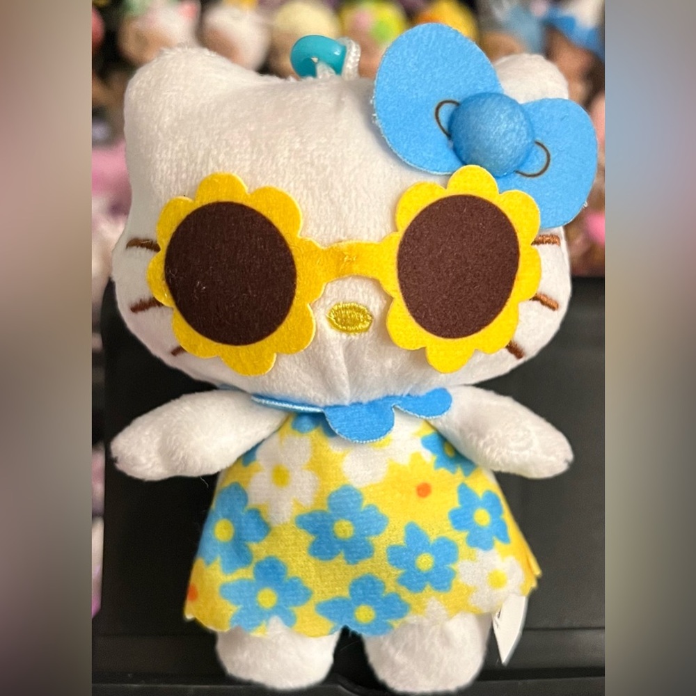 Sanrio Hello Kitty Retro Outfit Plush Dangler Bag Charm Clip Accessory